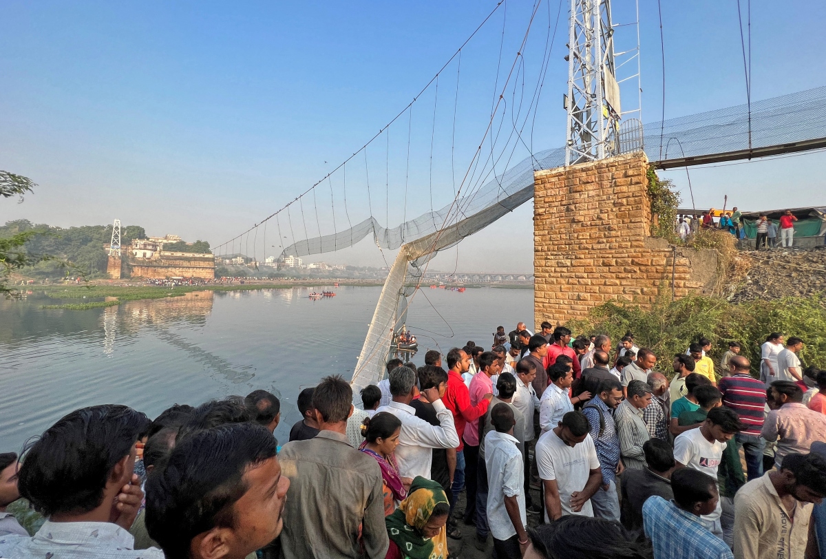 Vietnam sends condolences over India bridge collapse